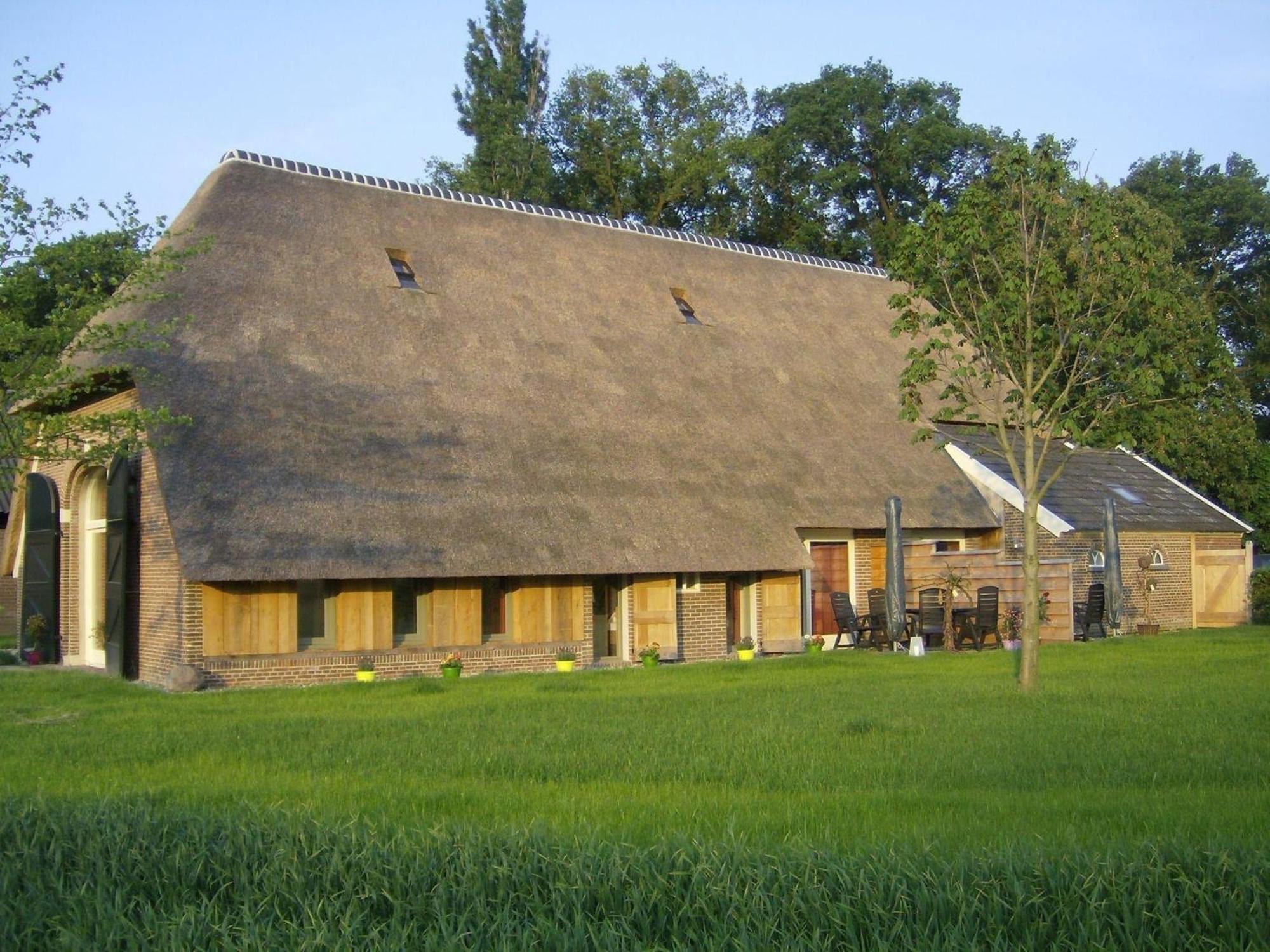 Quaint Farmhouse In Geesteren With Meadow View Εξωτερικό φωτογραφία