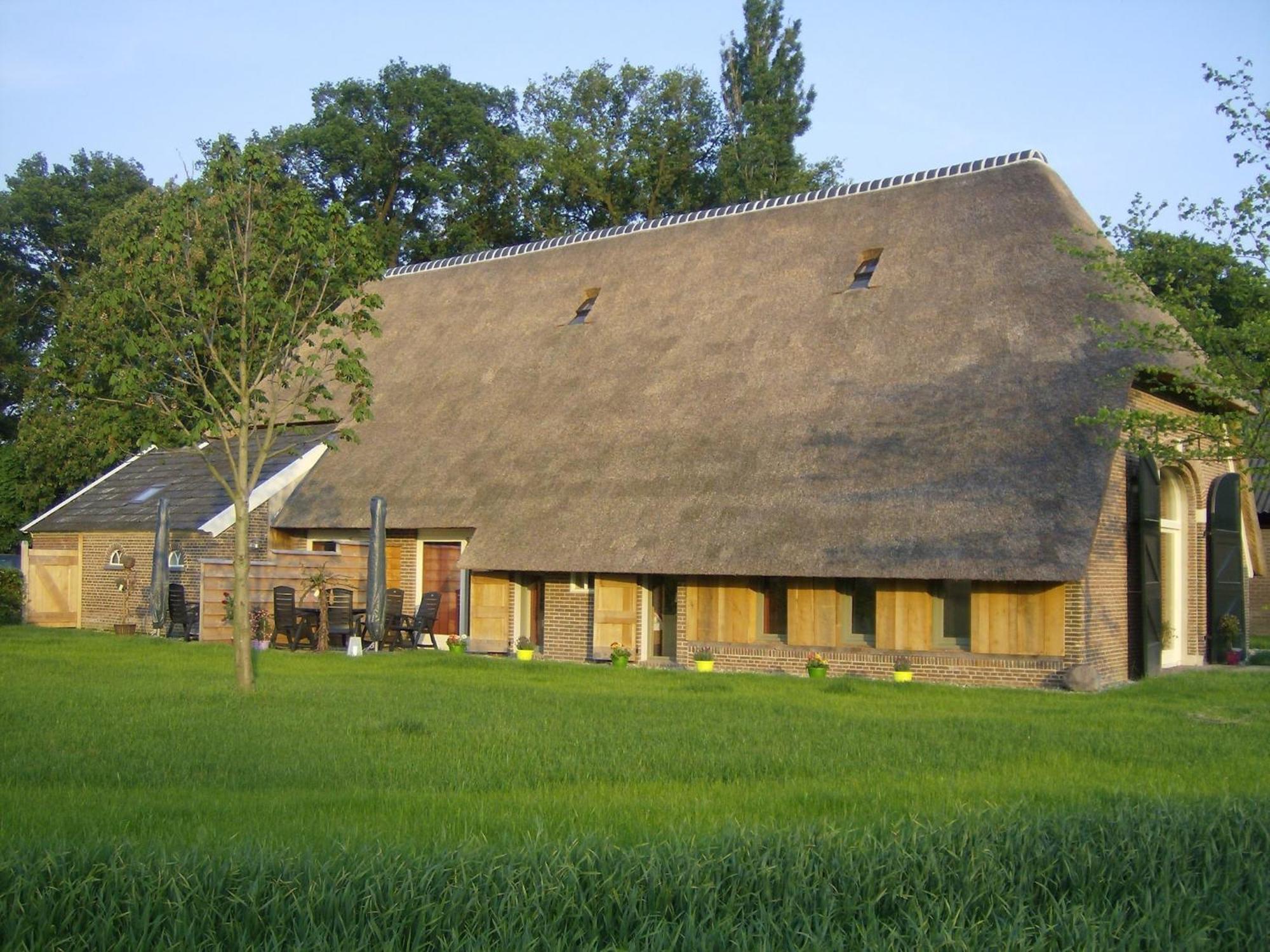 Quaint Farmhouse In Geesteren With Meadow View Εξωτερικό φωτογραφία